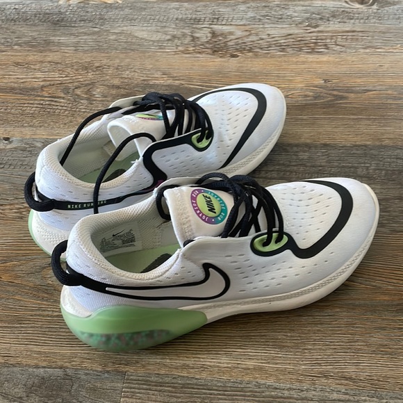 nike womens shoes - Picture 1 of 2